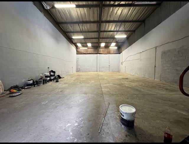 240M² MINI FACTORY TO LET IN PHOENIX INDUSTRIAL